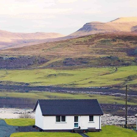 Almondbank Cottage - 2 Bedrooms, 8 Miles From Portree Skeabost Extérieur photo